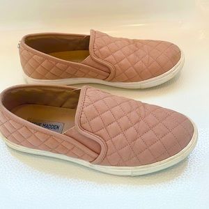 Steve Madden Quilted Pink shoes 9.5 B